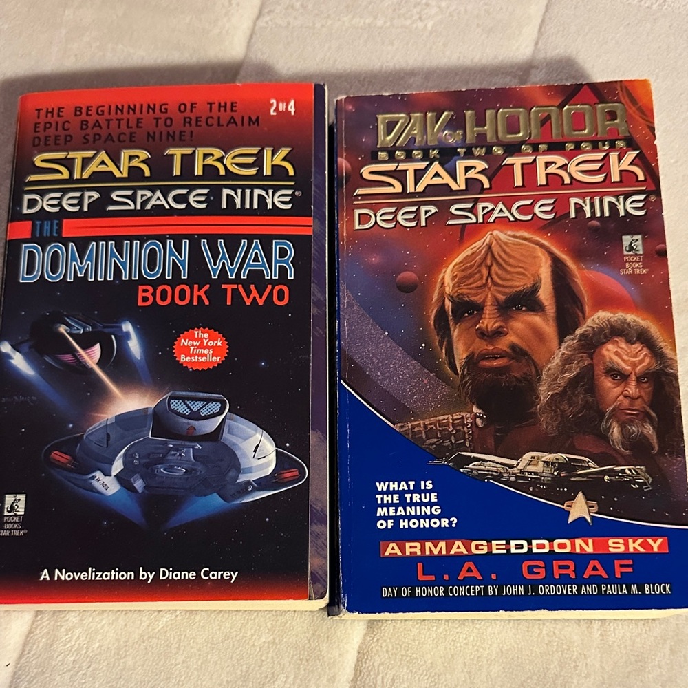 🐸2/$10🐸Star Trek Deep Space Nine Books